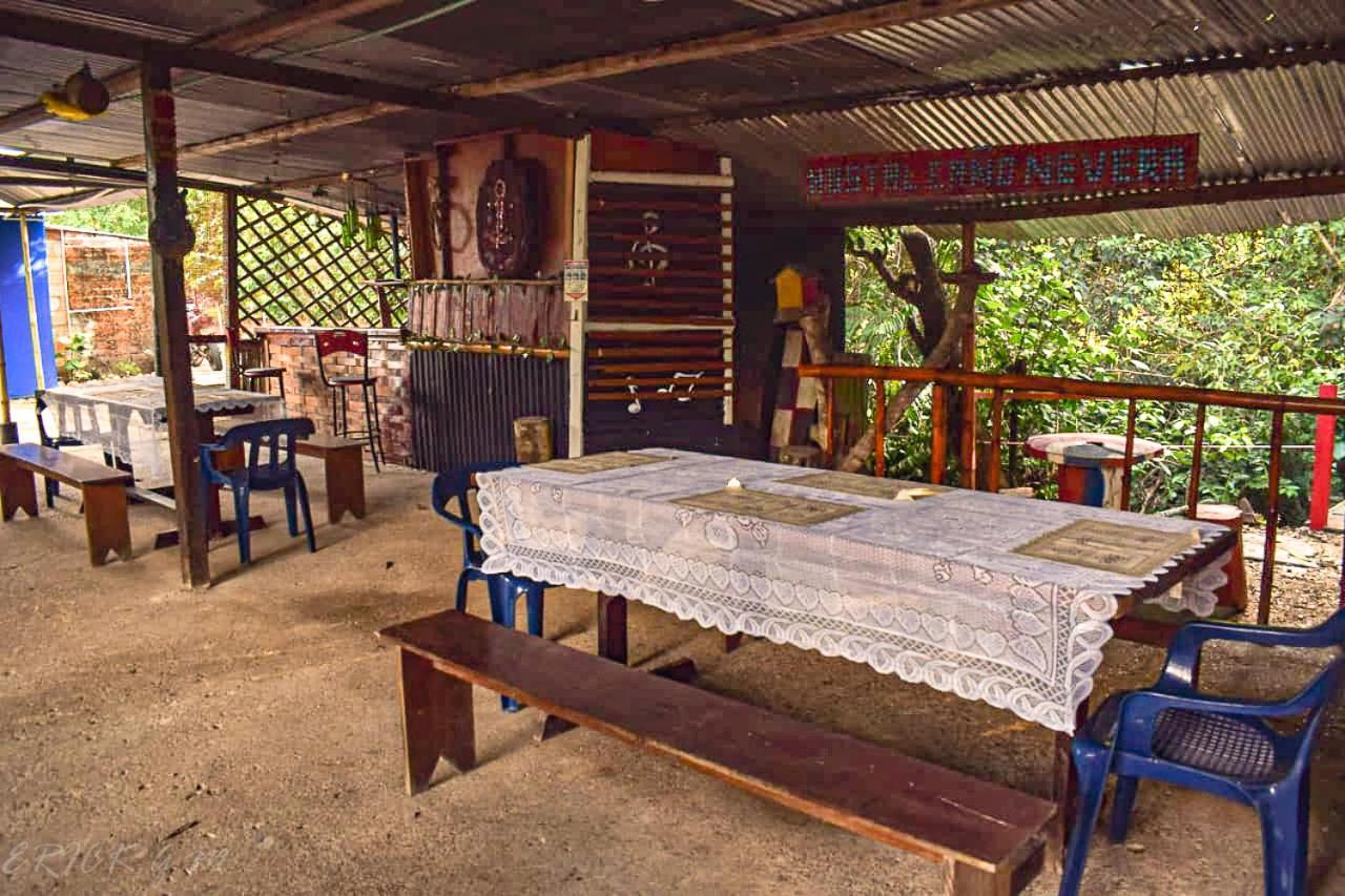 Hostal Caño Nevera La Macarena Exterior foto